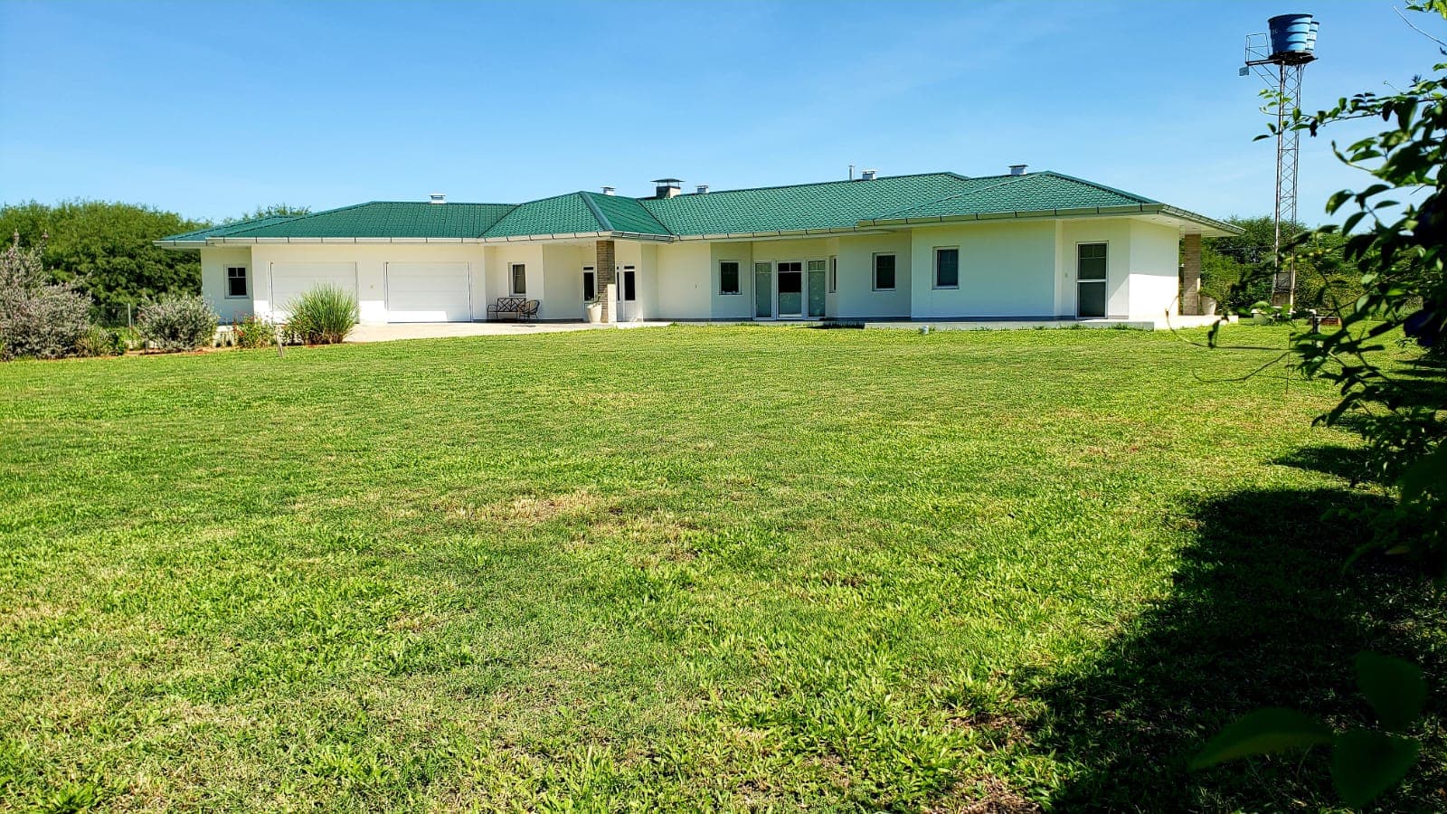 Casa 4 dorm. en alquiler en Loma Plata - Gs. 10.000.000/mes
