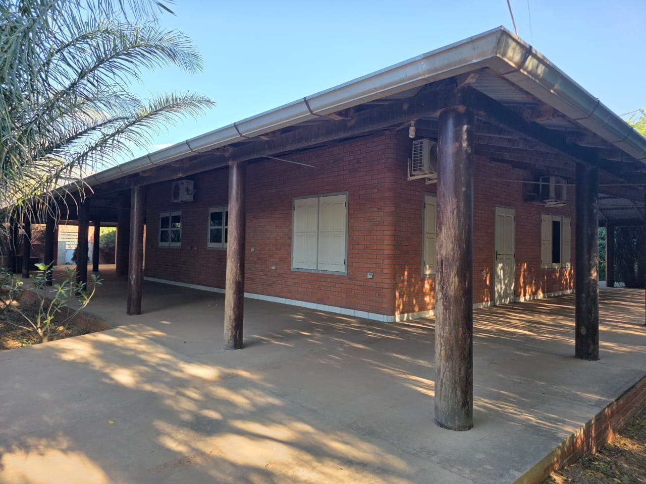 Casa 2 dorm. en alquiler en Loma Plata - Gs. 4.500.000/mes