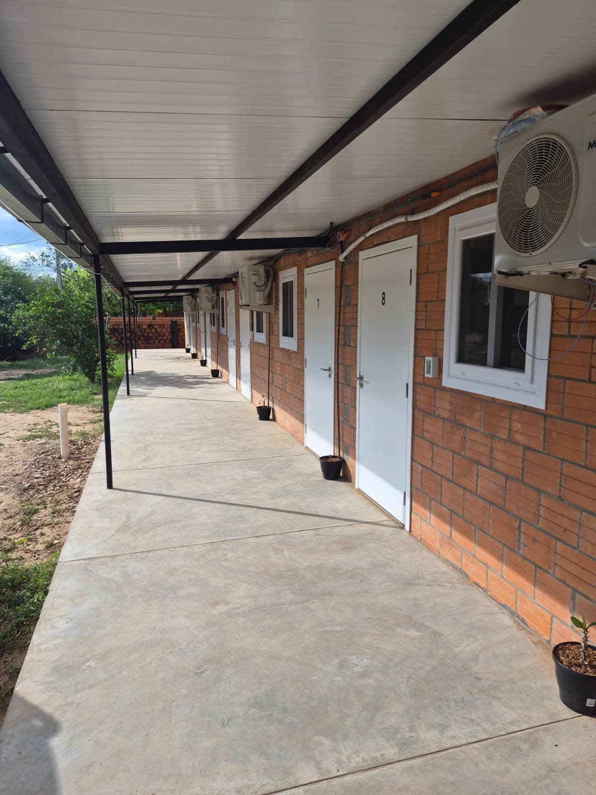 Casa 1 dorm. en alquiler en Loma Plata - Gs. 1.500.000 – Gs. 2.500.000/mes por persona